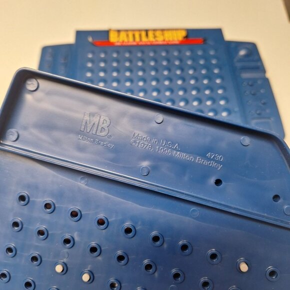 Battleship Combat Game Pieces‎ Ship Cases Blue 2001 Vintage Pegs Carrier No Box - Picture 8 of 10